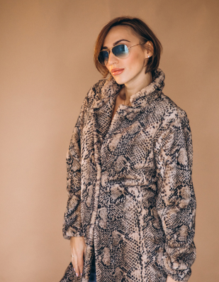 Stylish man with hat